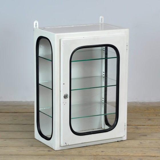 Image 1 of Vintage medisch kastje, wandmeubel, jaren 70