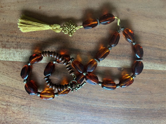 Image 1 of Collier neuf avec perles vintage marron et pompon, 59 cm
