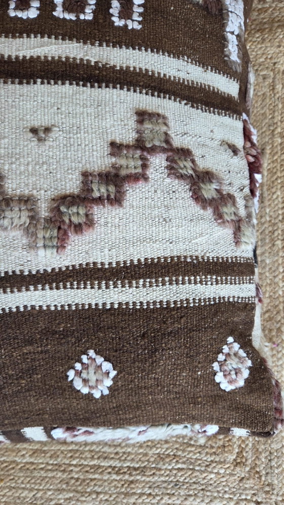 Pouf berbère vintage – Poufs & repose-pieds, Wool (photo 3 of 5)