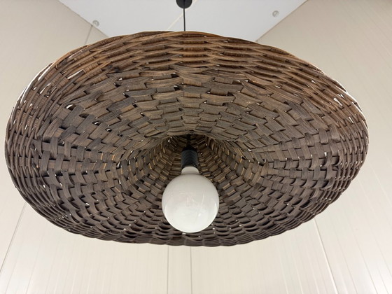 Lampada a sospensione XXL in rattan sintetico, anni '60 – Lampade a sospensione, Wicker (photo 7 of 16)