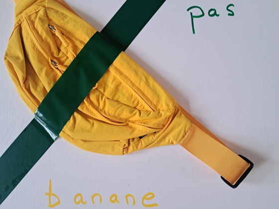 Image 1 of Enzo SAN MARCO - Dit is geen banaan - Canvas van de kunstenaar