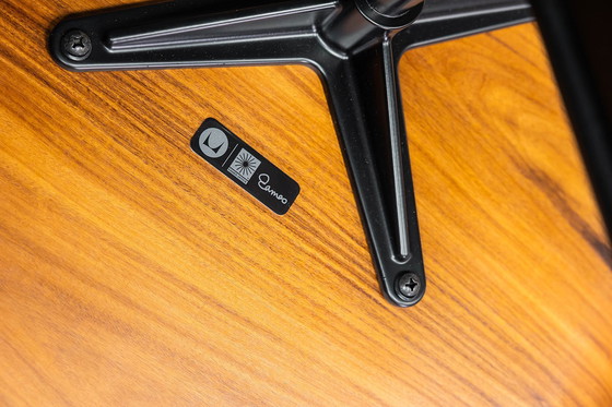 Image 1 of Sillón Eames + otomana