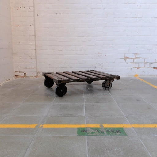 Vintage-Industrie-Couchtisch