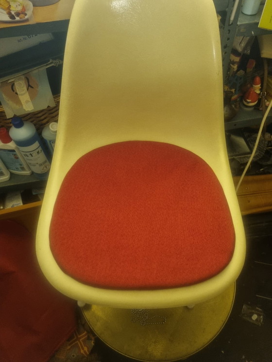 Image 1 of Sedia laterale originale Herman Miller Eames in fibra di vetro, vintage