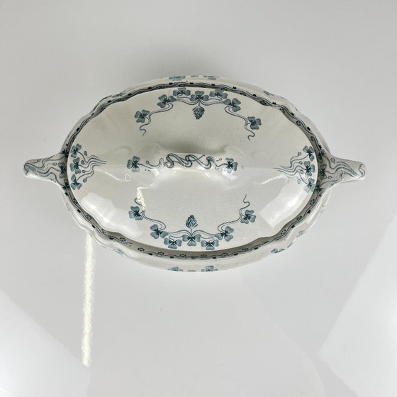 Image 1 of Plato de verduras Villeroy & Boch, modelo "Trèfle - Klee", azul, 1890-1900
