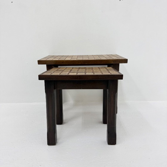 Image 1 of Set aus 2 brutalistischen Beistelltischen aus massivem Eichenholz mit Fliesenplatte, 1970er Jahre