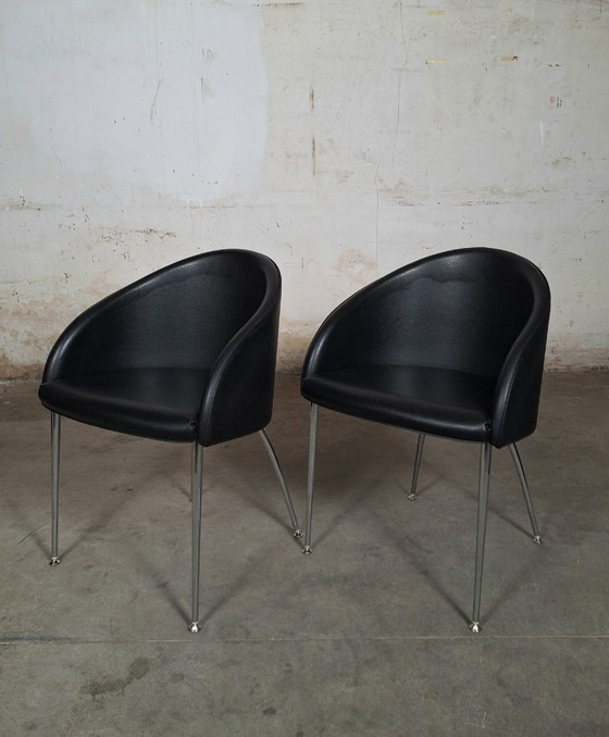 Image 1 of Silla decorativa Kastel Kameo de cuero negro con patas cromadas