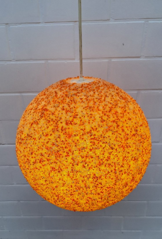 Image 1 of Plafondlamp in de vorm van een suikerbol, uit het ruimtetijdperk.