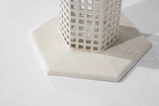 Image 1 of Vaas "Wolkenkrabber" van Josef Hoffmann voor Bieffeplast, Italië, jaren 80.