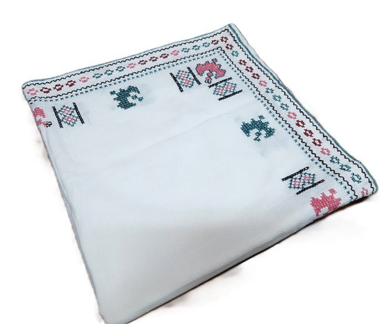 Image 1 of Tovaglia vintage ricamata a mano 73 x 71 cm