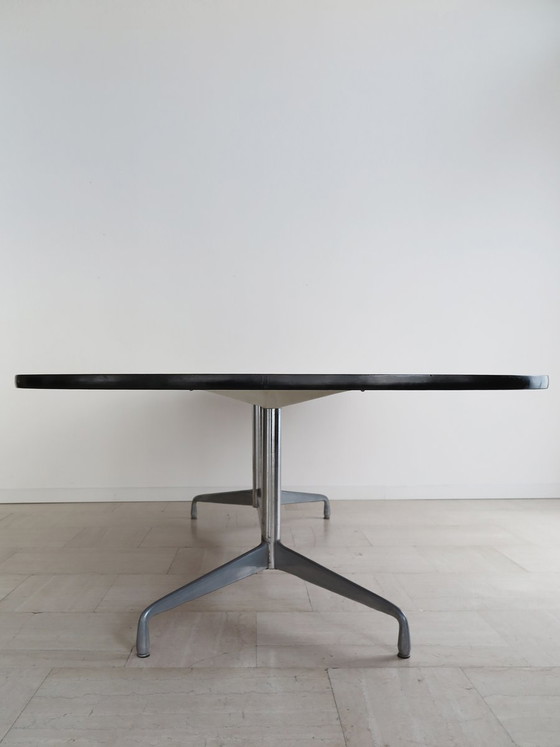 Tavolo grande in legno e alluminio di Charles & Ray Eames per Herman Miller, anni '60 – Lampade da tavolo (photo 7 of 23)