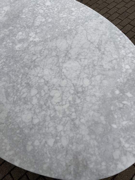 Image 1 of Original oval Knoll Tulip dining table (198x121cm) in Carrara marble