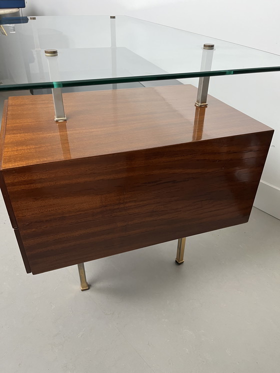 Image 1 of Italienischer Schreibtisch von 1950 aus Glas, Mahagoniholz ​​und vergoldetem Metall