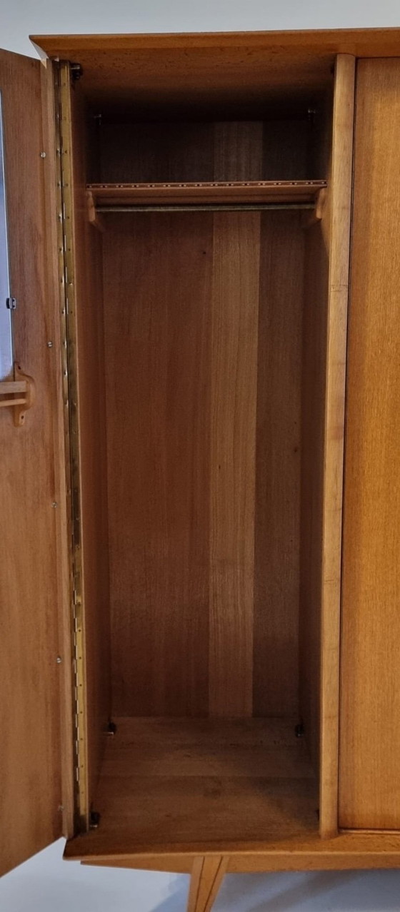 Image 1 of guardaroba di metà secolo