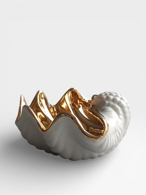 Image 1 of Vintage 1960s porseleinen schelpschaal met goudluster - Hollywood Regency stijl