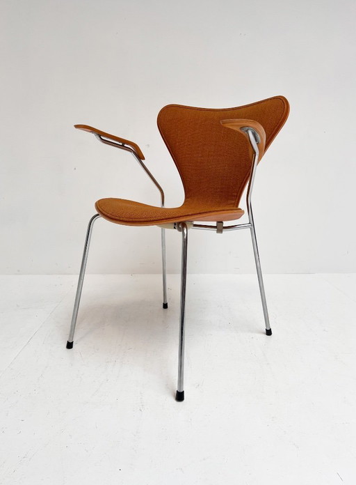 Chaise en bois 3207 d'Arne Jacobsen pour Fritz Hansen, années 1980