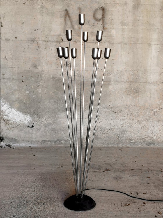 Lumi Milano Italy Lampada da terra attribuita a Oscar Torlasco, anni '60 – Lampade da terra, Iron, Metal (photo 3 of 7)