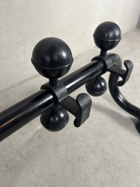 Design Giro Wall Coat Rack - Magis - 1978 – Plastic, Metal (photo 4 of 10)