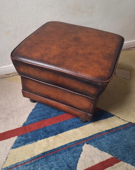 Pouf/ottoman vintage en cuir marron châtaigne – Poufs & repose-pieds, Leather (photo 10 of 11)