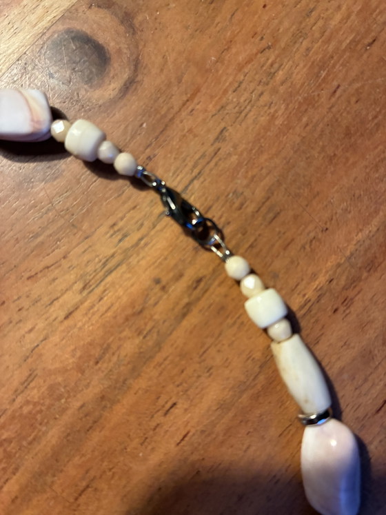 Image 1 of Nieuwe ketting met vintage kralen en steencamee lengte 49 cm