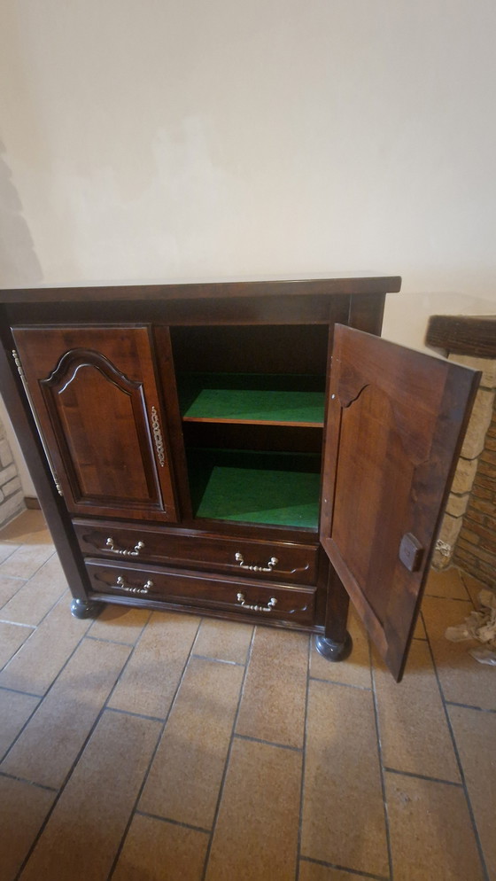 Image 1 of Credenza in legno massello