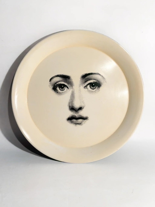 Metalltablett „Thema und Variationen“ von Piero Fornasetti, 1960er Jahre – decoratieve objecten, Surrealism (photo 2 of 7)
