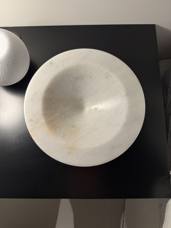 Image 1 of Plateau en marbre blanc