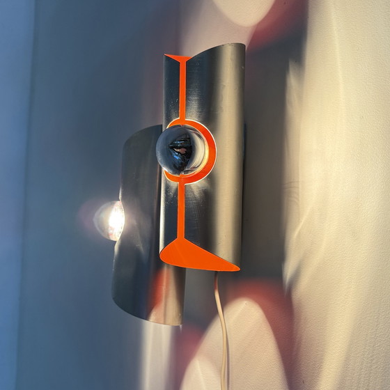 Image 1 of Aplique de pared de aluminio de la era espacial con interior naranja, década de 1970