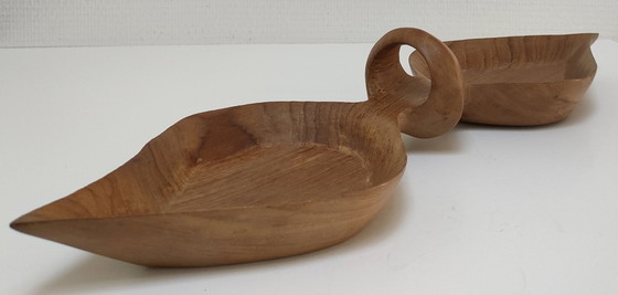 Image 1 of gesneden snuisterijenbakje van massief hout