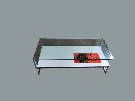 Image 1 of Mesa de centro Belarti con panel artístico de vidrio, cromo y cerámica.