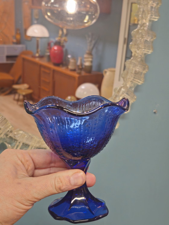 Image 1 of Set di 6 bicchieri da gelato in vetro blu Francia