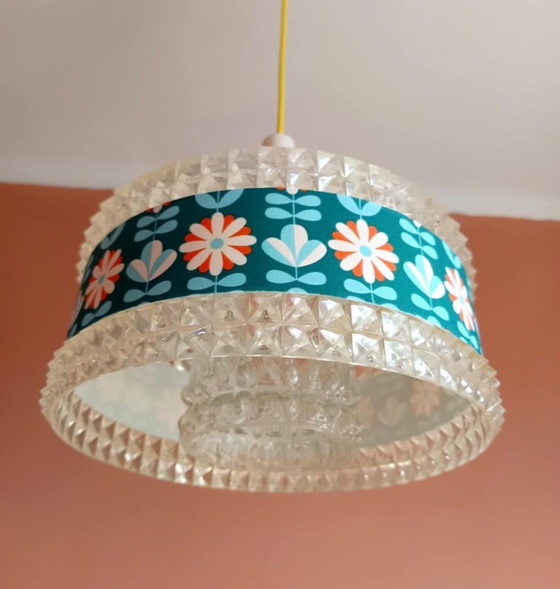 Image 1 of Decorazione vintage anni '70 in plexiglas e fiori appesi