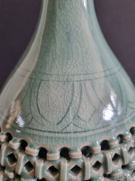 Image 1 of Große Koryo-Seladon Doppelwand-Vase (Sukashi) – Meister An Bong-hak