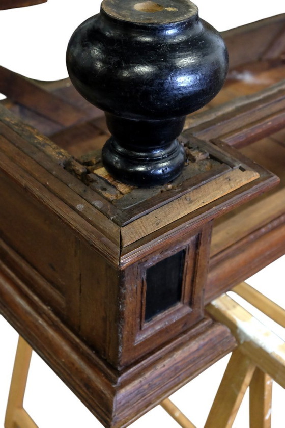 Image 1 of Säulenschrank aus dem 17. Jahrhundert, Eiche, um 1610-1630