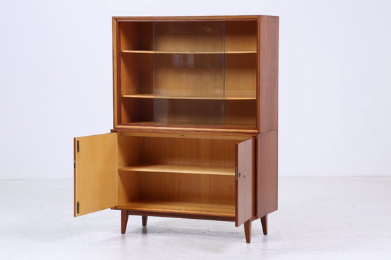 Image 1 of Vetrina d'epoca anni '60 | Armadio di metà secolo, retro in legno #07-67