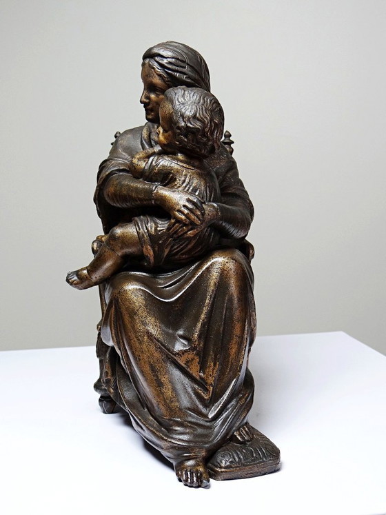 Image 1 of Estatuilla de zinc patinado de la Virgen de la Silla, finales del siglo XIX/principios del siglo XX.