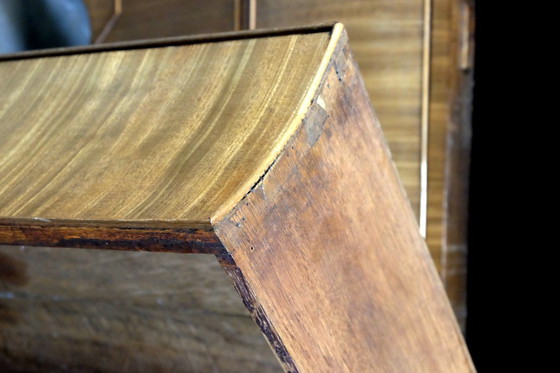 Image 1 of Cabinet de style Louis XV, milieu du XVIIIe siècle.