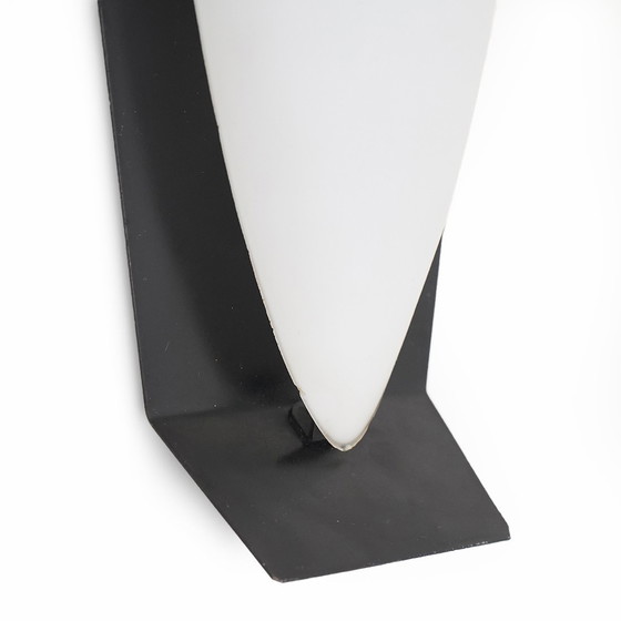 Image 1 of Coppia di lampade da parete in vetro opalino e ottone, anni '50