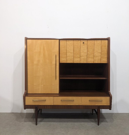Tweekleurig highboard, jaren 50