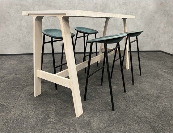 Image 1 of Montis Doble design table with 4 bar stools