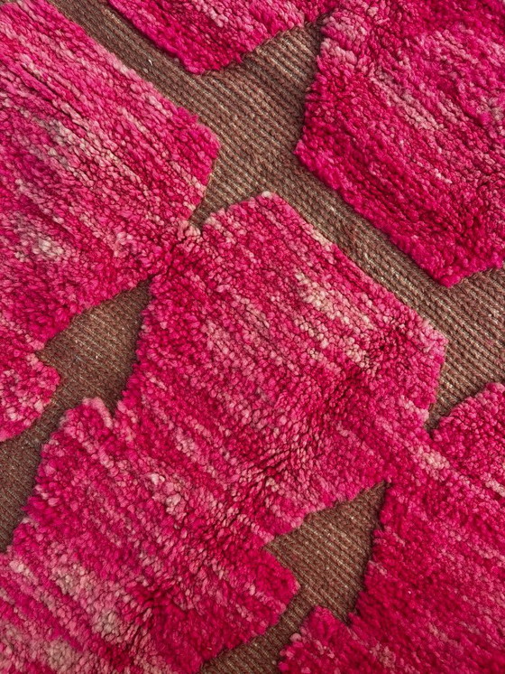 Image 1 of Pink Moroccan Mrirt Wool Rug 160x200 cm – Handwoven Berber Carpet