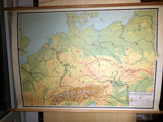 Image 1 of Vintage schoolplaat schoolkaart Midden-Europa 120 x 90  Bos Zeeman