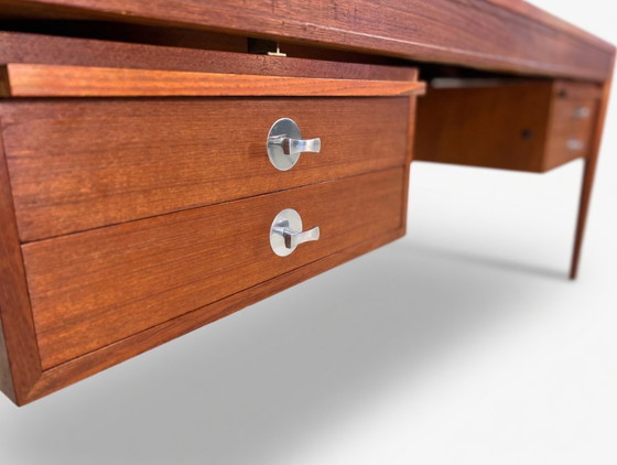 Image 1 of Diplomatenbureau van Finn Juhl voor France & Søn / France & Daverkos