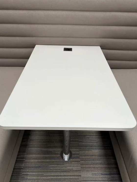 Image 1 of Cabina Vitra Alcove con respaldo alto