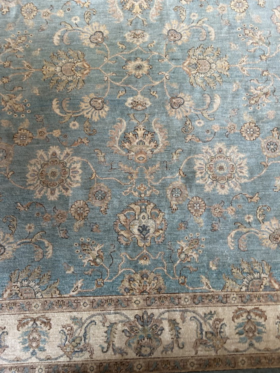 Image 1 of Alfombra Ziegler azul claro de 2,5 x 3 metros.