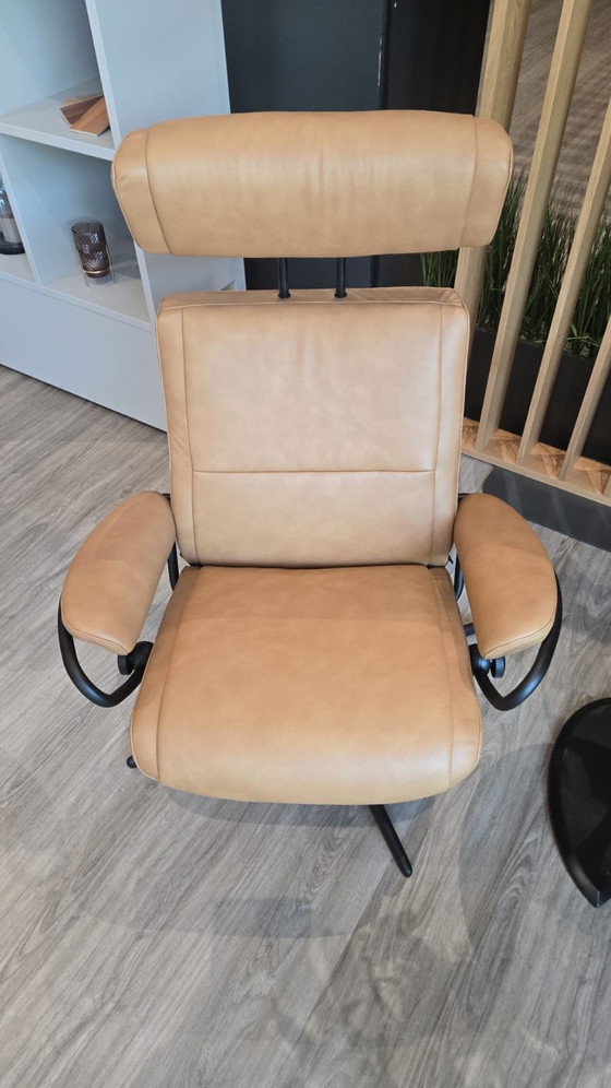 Image 1 of Stressless Paris M recliner