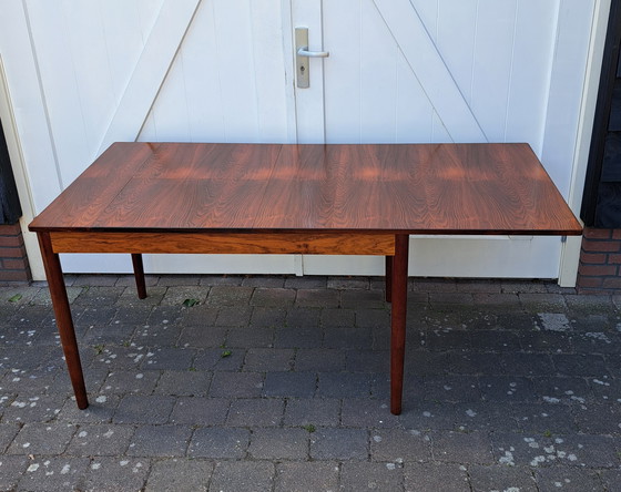 Image 1 of Mesa de comedor de diseño danés en madera de palisandro.