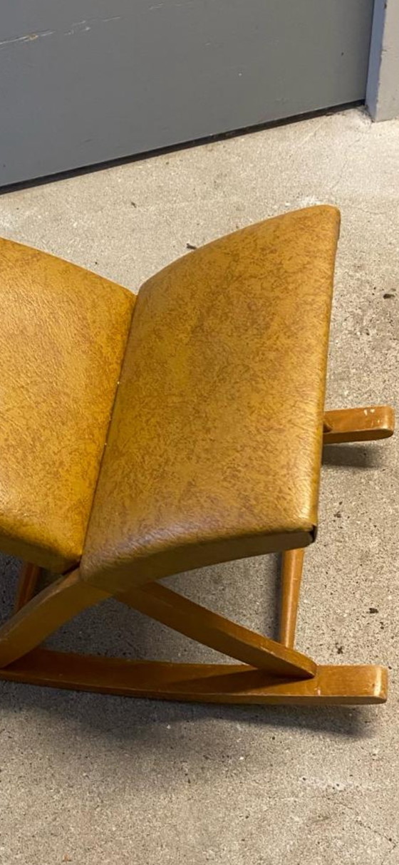 Image 1 of Vintage schommelvoetenbankje