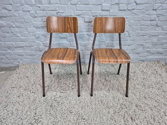 Lot de 2 Chaises de Cuisine Vintage Design avec Formica Faux Bois et Cadre Laqué Marron, Pays-Bas, Années 1960 (photo 2 of 7)