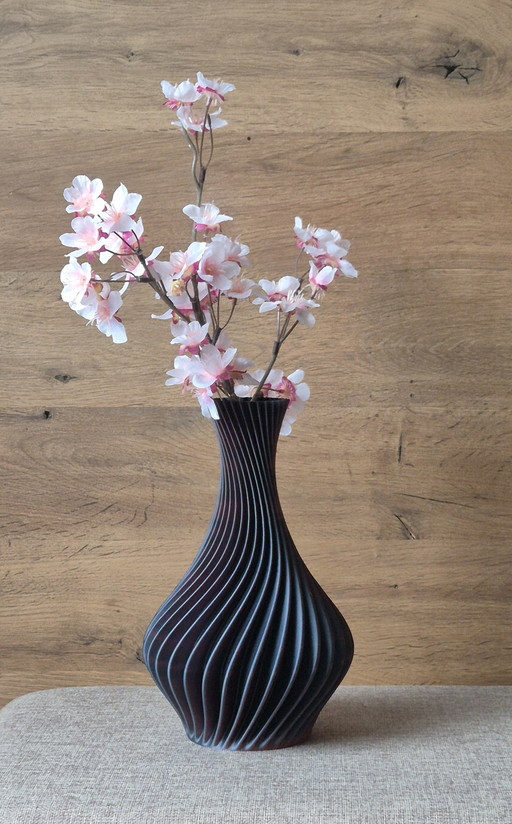 Designer vase, color-matching